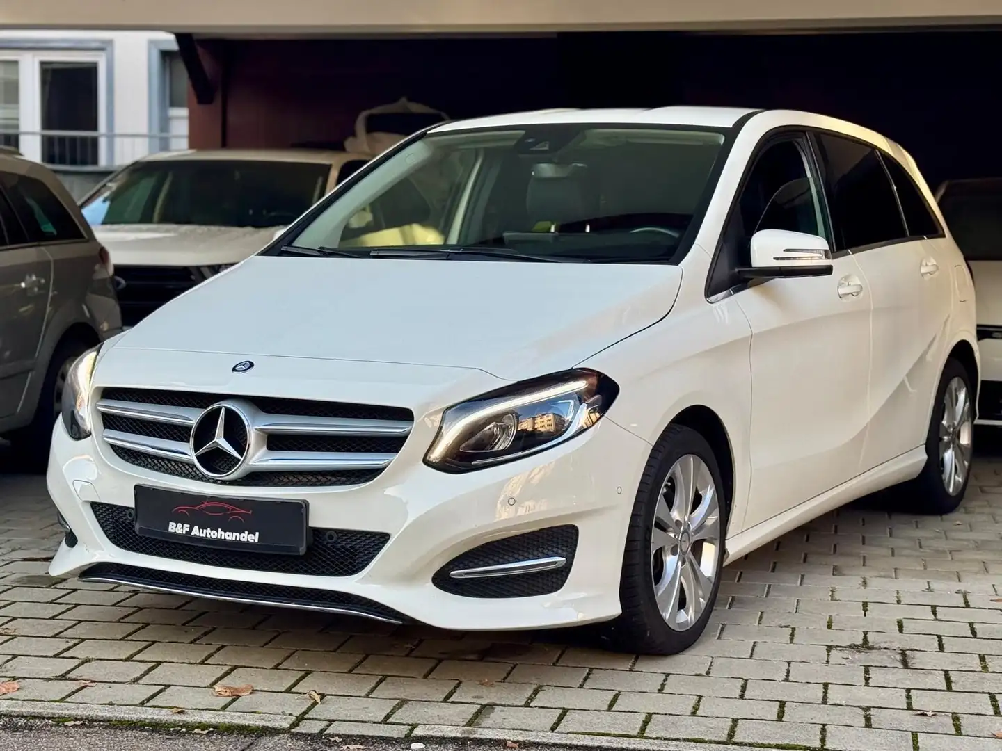 Mercedes-Benz B 200 CDI Aut.7G| LED|NAV|SHZ|MFL Weiß - 1