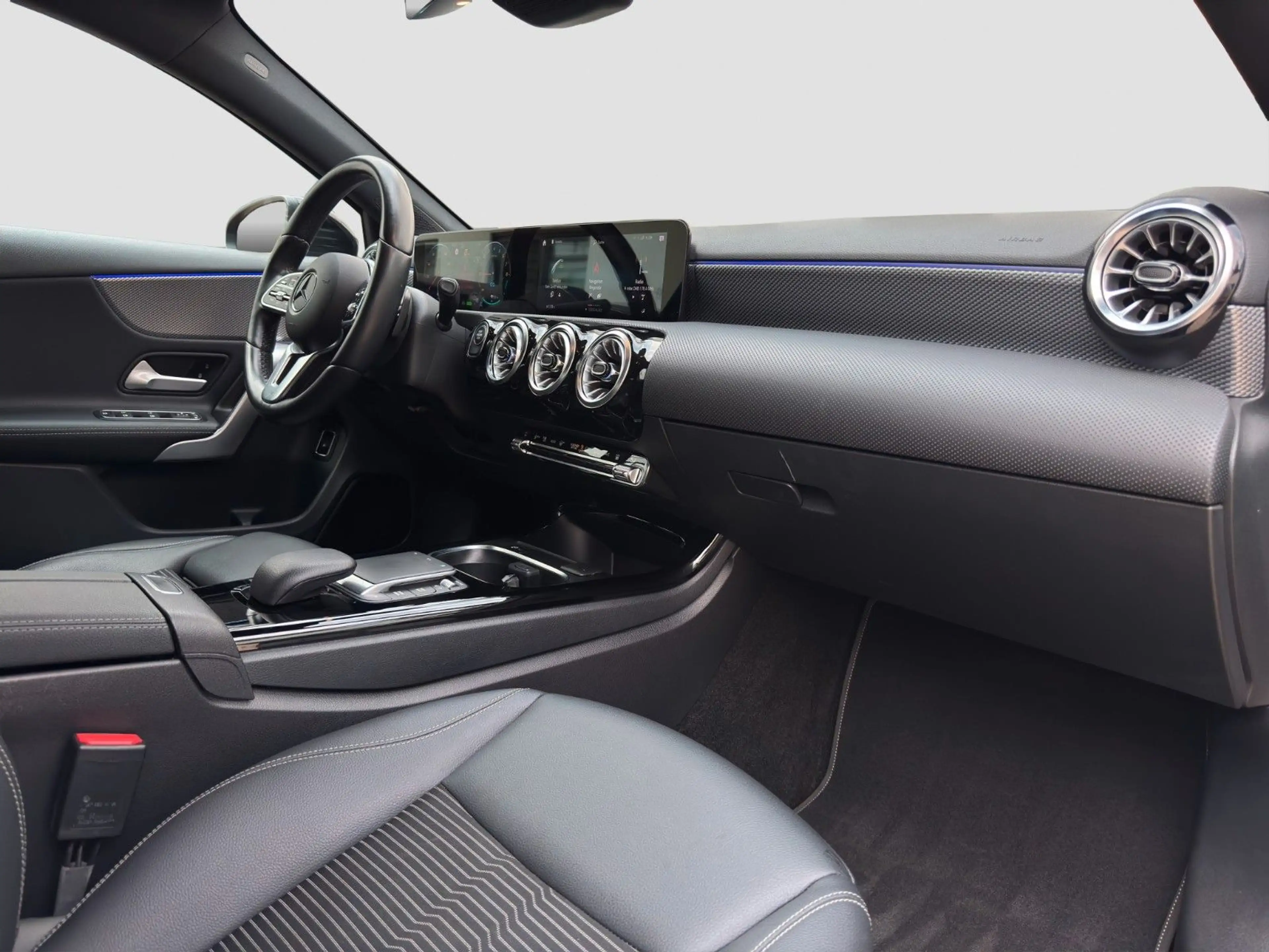 Mercedes-Benz A 250 e Progressive Night MultiBeam|Wide|DISTR. — photo 9
