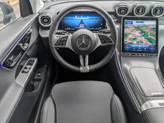 Mercedes-Benz GLC view 16