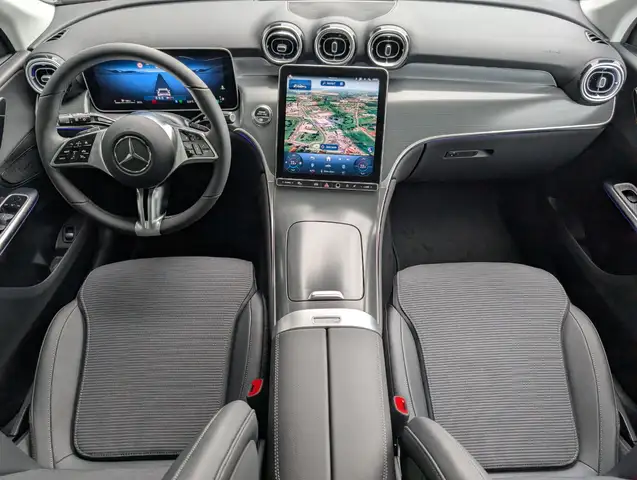 Mercedes-Benz GLC view 17