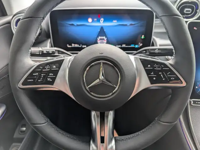 Mercedes-Benz GLC view 13