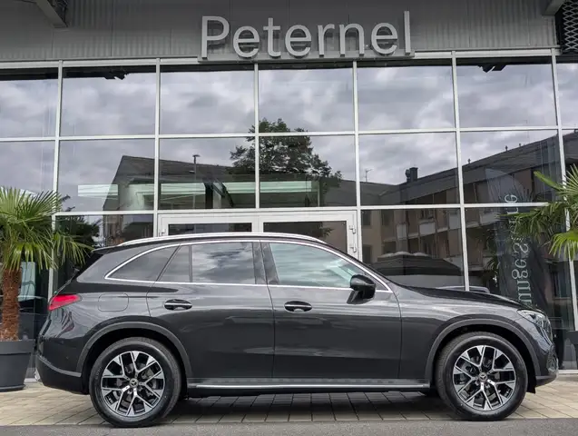 Mercedes-Benz GLC view 8