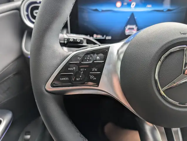 Mercedes-Benz GLC view 14