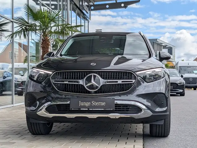 Mercedes-Benz GLC view 9