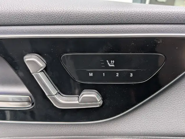 Mercedes-Benz GLC view 25
