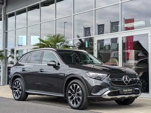 Mercedes-Benz GLC view 10