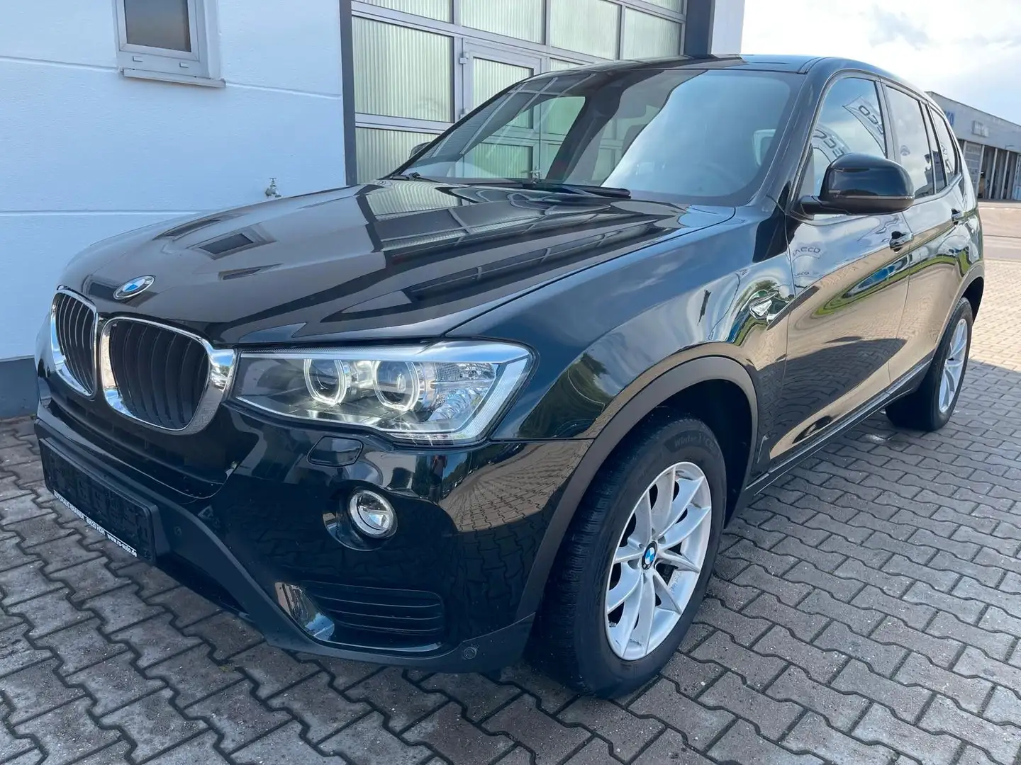 BMW X3 xDrive 20d/2.HD/Navi/AHK/Pano/SHZ/Garanti/EU6 Noir - 1
