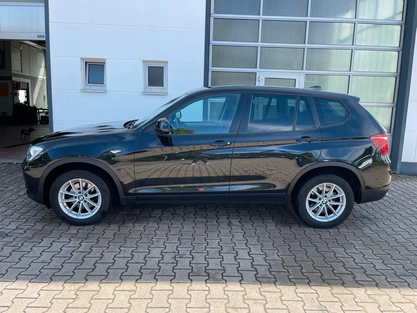 BMW X3 xDrive 20d/2.HD/Navi/AHK/Pano/SHZ/Garanti/EU6 Noir - 2