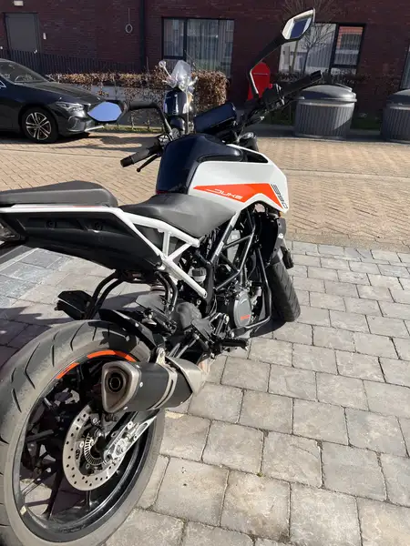 KTM 390 Duke - foto 4