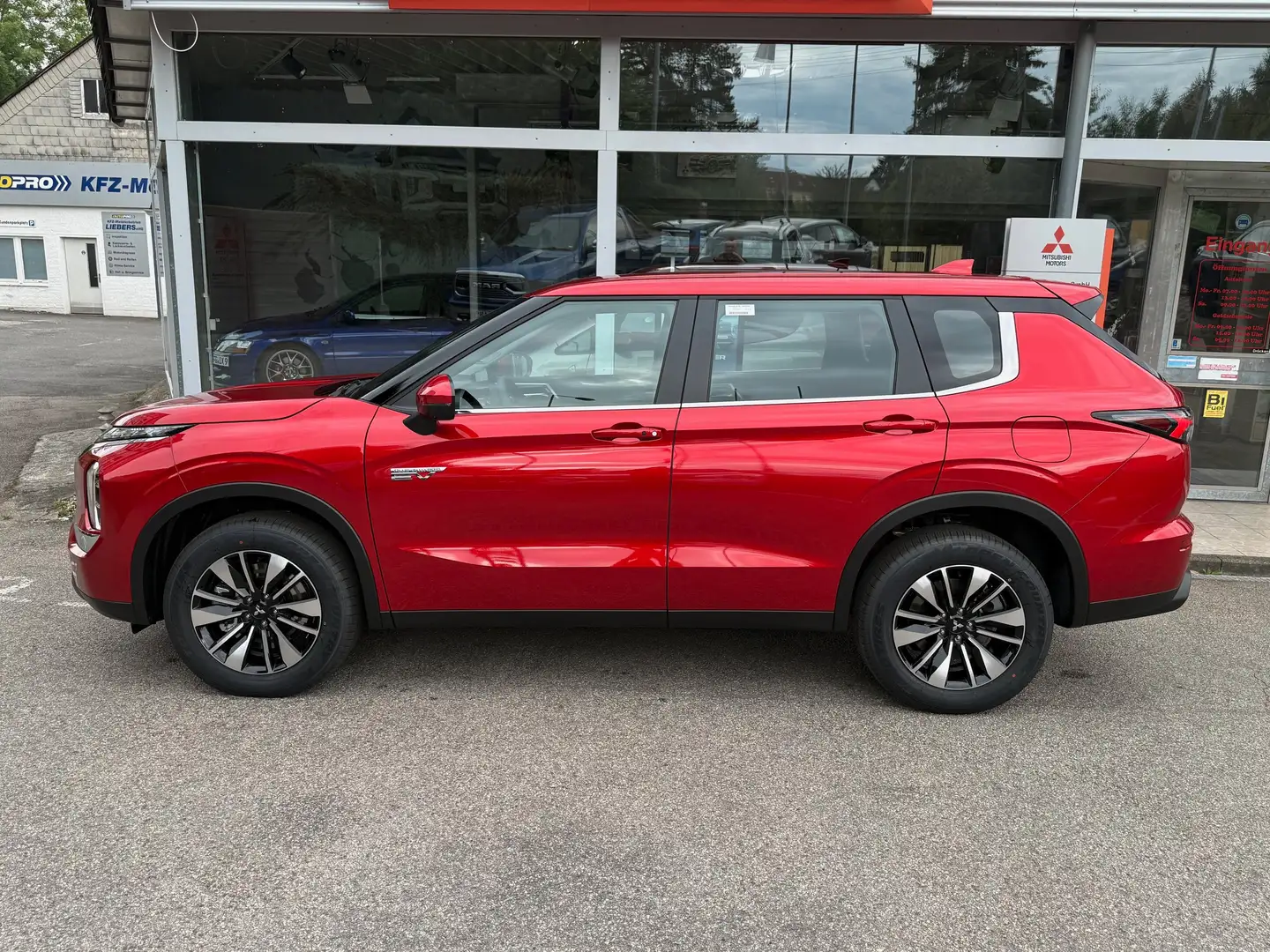 Mitsubishi Outlander 2.4 4WD Plug-In Hybrid #neues Modell# Rojo - 2