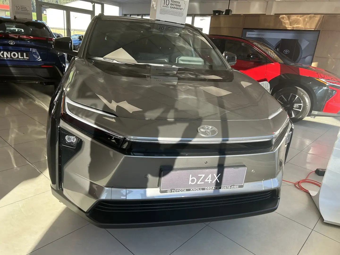 Toyota bZ4X FWD Lounge Gewerbewochenaktion Grau - 2