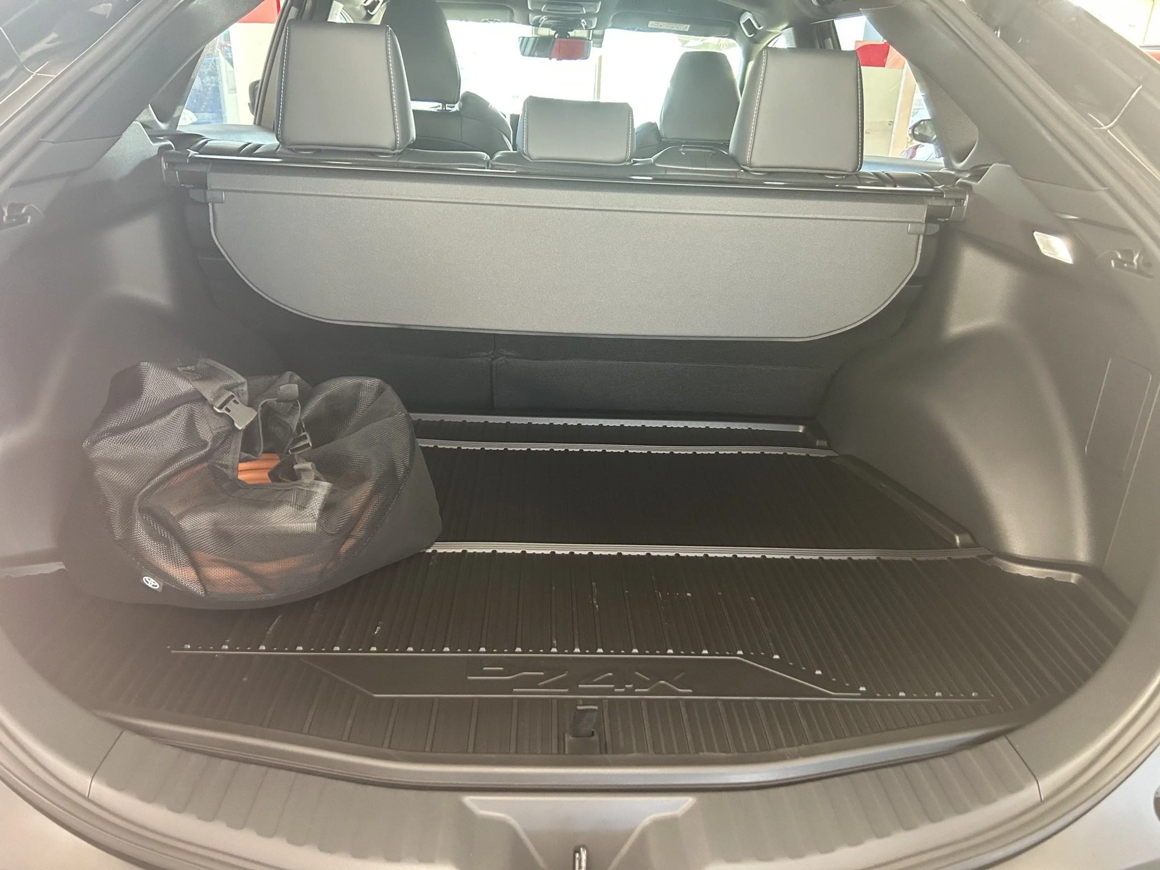 Toyota bZ4X FWD Lounge Gewerbewochenaktion — photo 8