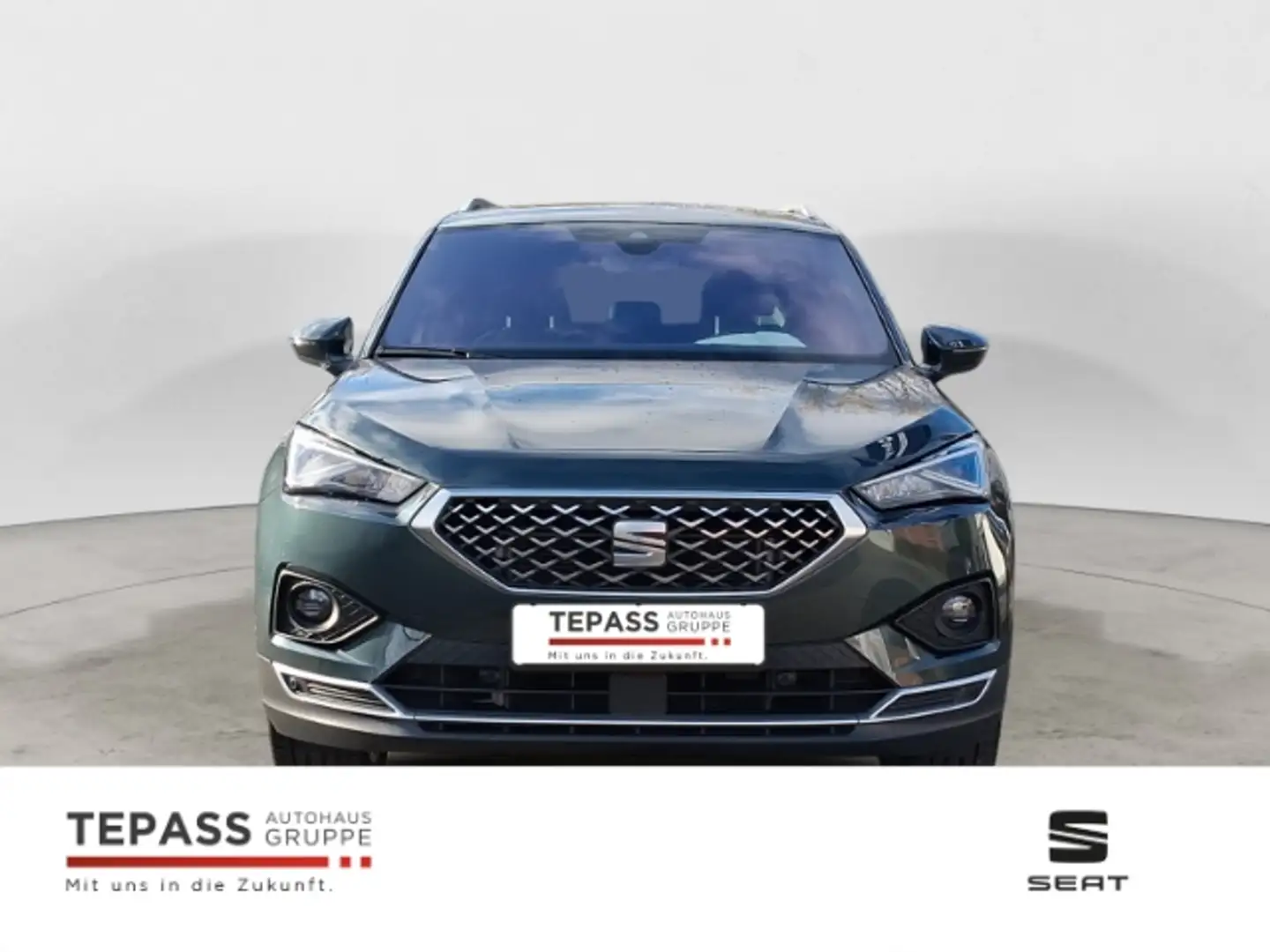 SEAT Tarraco 2.0l TSI Xperience NAVI AHK SHZ DCC PANO Grün - 2