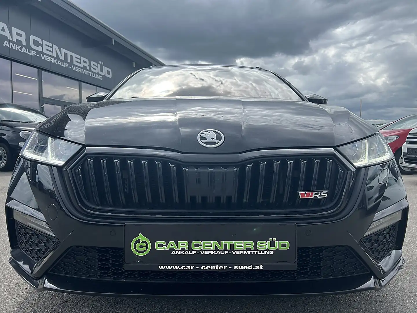 Skoda Octavia Combi 2,0 TDI RS DSG Schwarz - 2