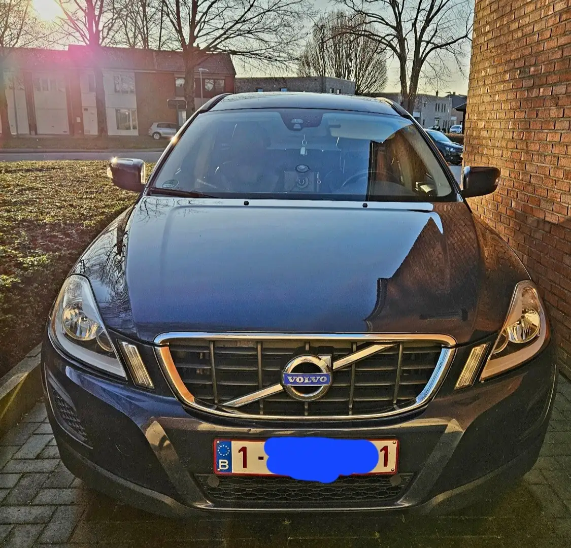 Volvo XC60 D3 Momentum Bleu - 1