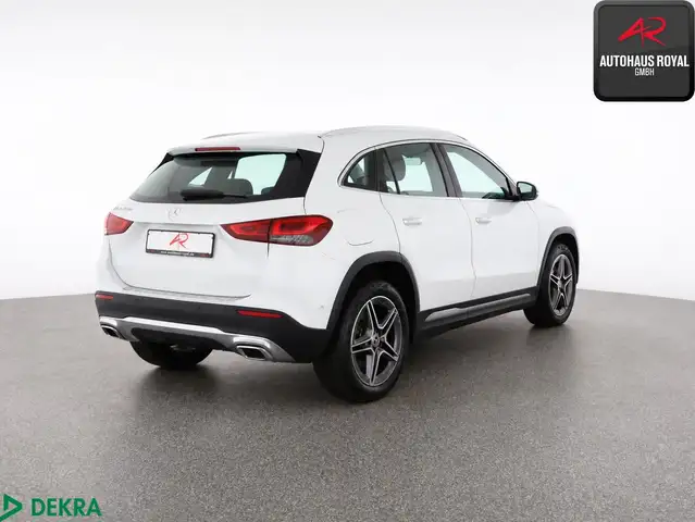 Mercedes-Benz GLA view 5