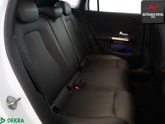 Mercedes-Benz GLA view 12