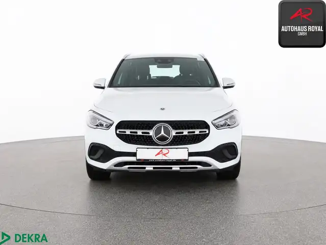 Mercedes-Benz GLA view 8