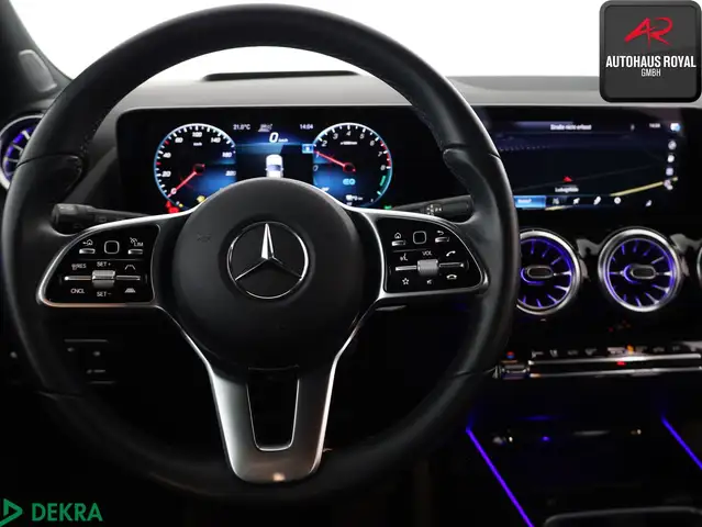 Mercedes-Benz GLA view 15