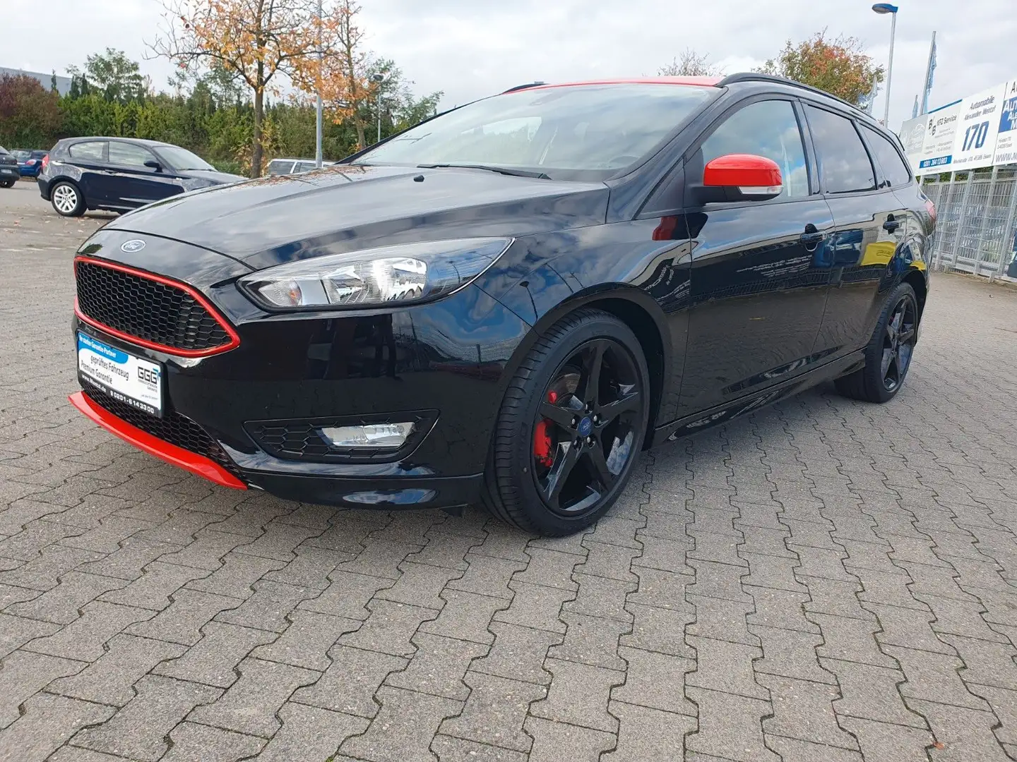 Ford Focus 1,0 ST-LINE R&B GARANTIE KLIMATRONIC SITZH Schwarz - 1