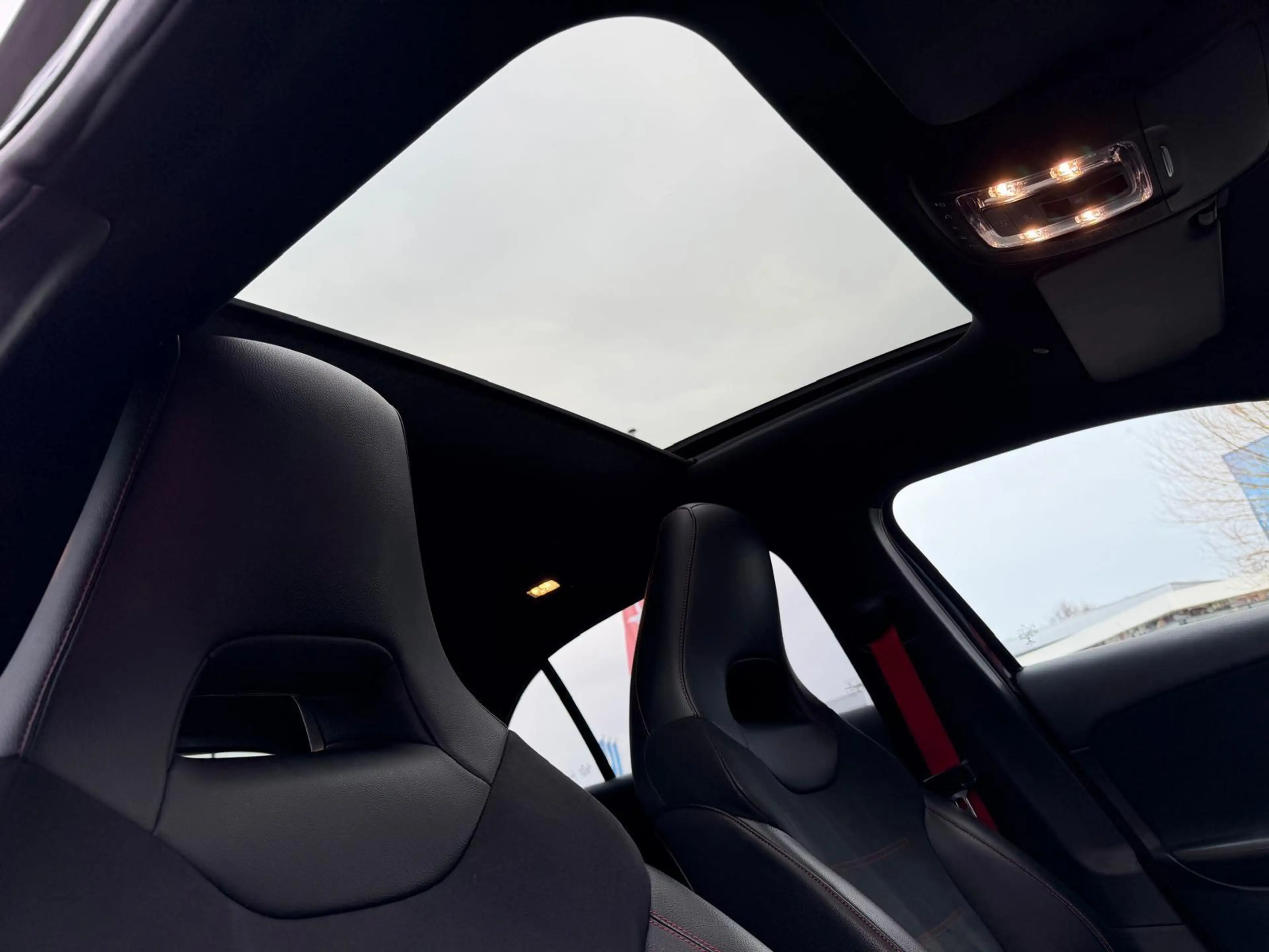 Mercedes-Benz A 35 AMG 4MATIC Edition 1 — photo 14