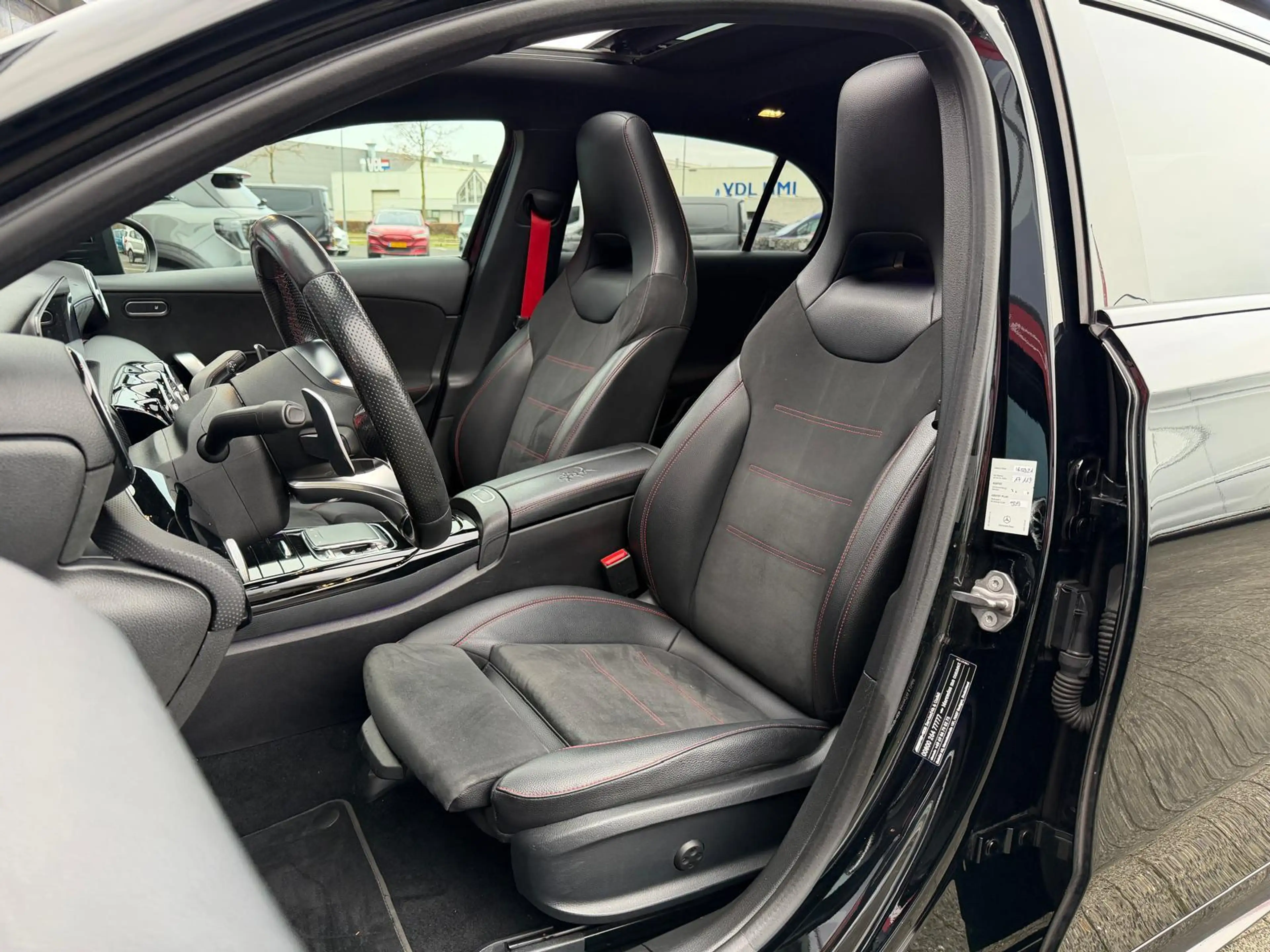 Mercedes-Benz A 35 AMG 4MATIC Edition 1 — photo 12