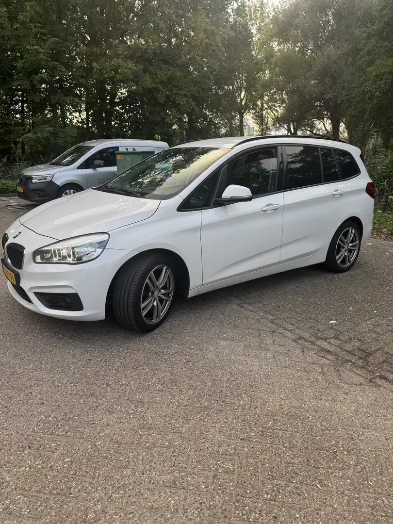BMW 218 Essential 7p. Wit - 1