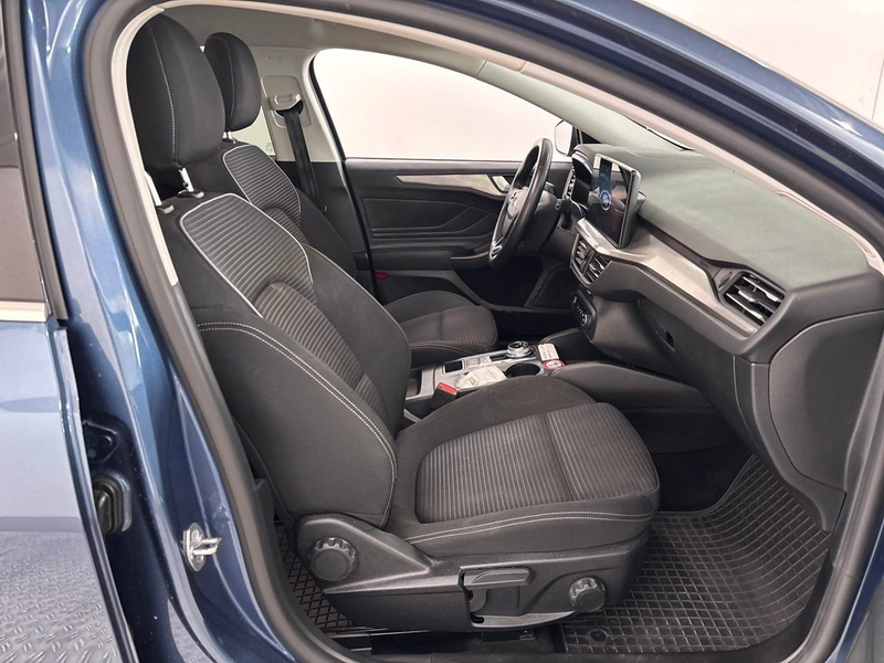 Ford Focus Turnier 1.5 EcoBlue Titanium SpoSi Key LED — photo 9