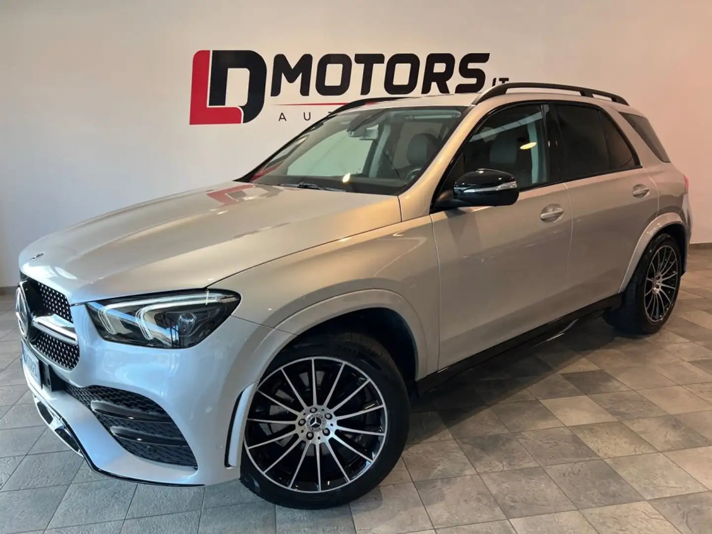 Mercedes-Benz GLE 300 d 4Matic Premium AMG Line Argintiu - 1