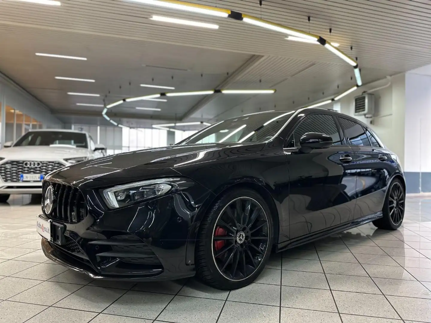 Mercedes-Benz A 250 AMG Line TETTO APR.PANORAMICO - BURMESTER Schwarz - 2