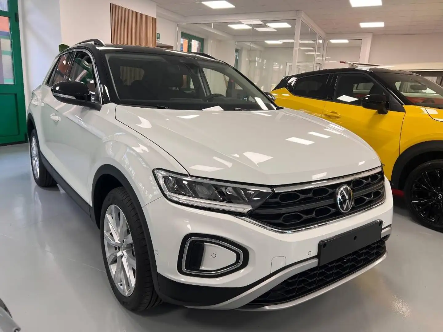 Volkswagen T-Roc 1.0 tsi Edition Plus 115cv - 1