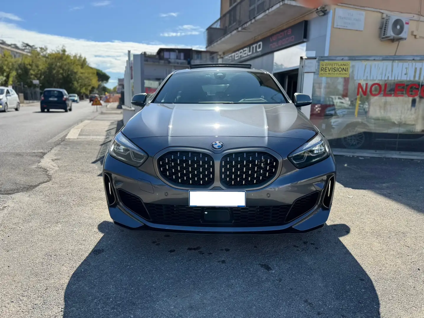 BMW 135 Serie 1 F40 M 135i xdrive auto Grau - 2