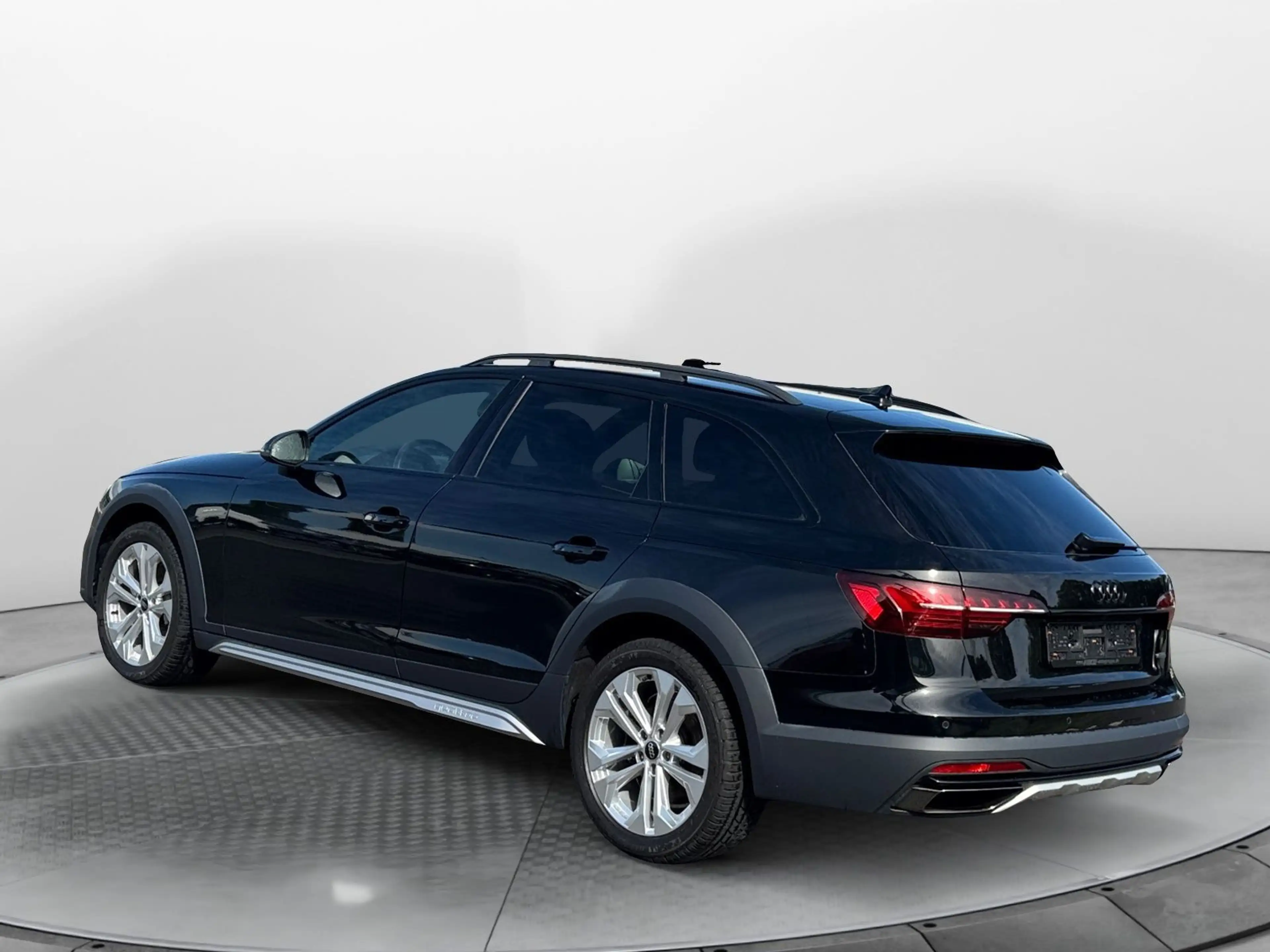 Audi A4 allroad 40 TDI q. S-Tronic LED Navi CarPlay — photo 6
