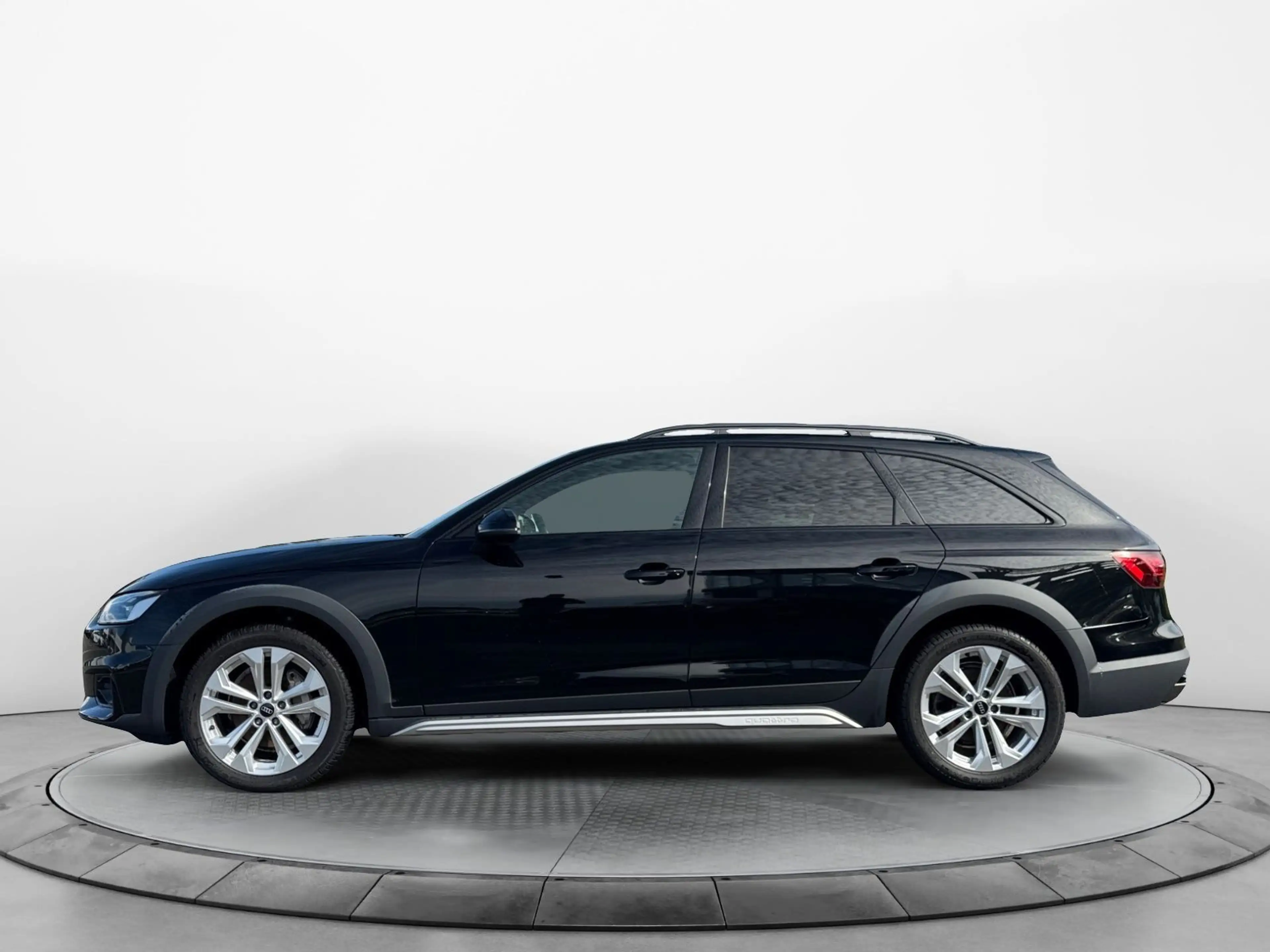 Audi A4 allroad 40 TDI q. S-Tronic LED Navi CarPlay — photo 2