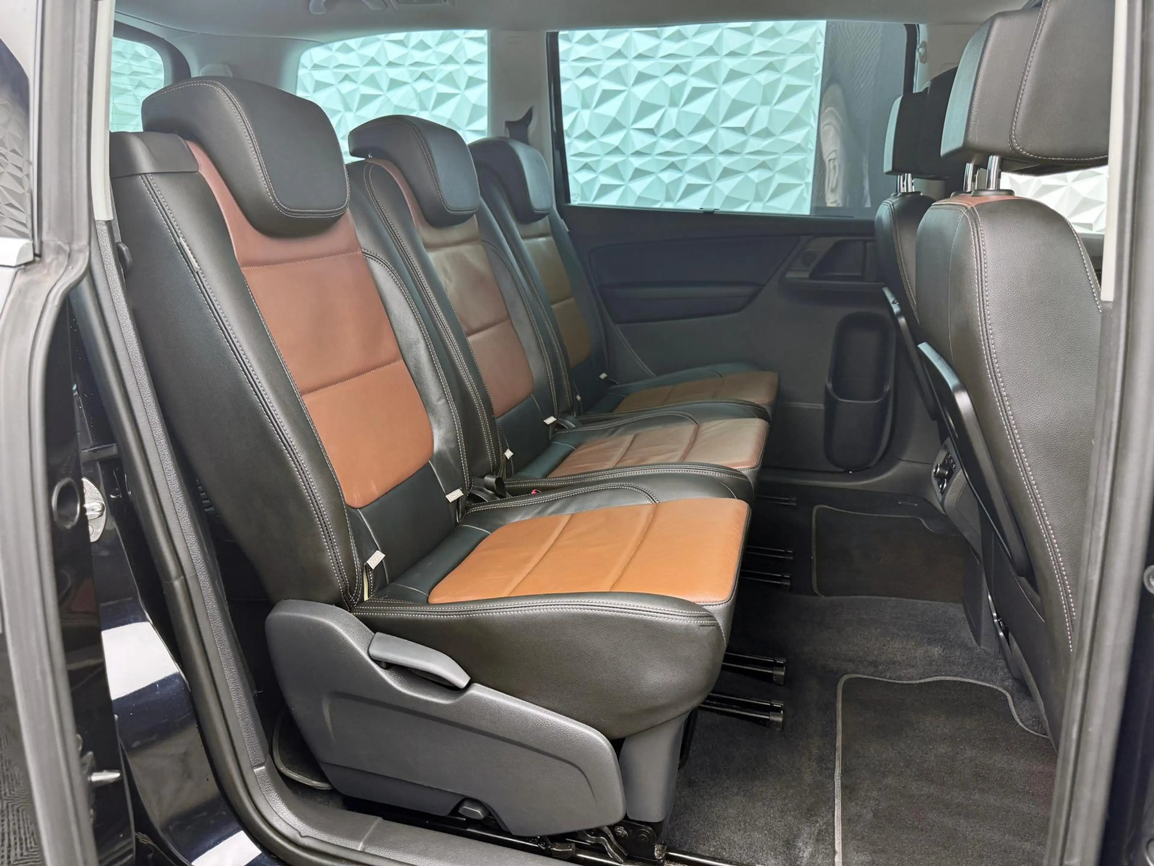 SEAT Alhambra 2.0 TDI*4DRIVE*7-SITZ*DCC*E-ST*STHZG*MASSAGE*AHK — photo 13