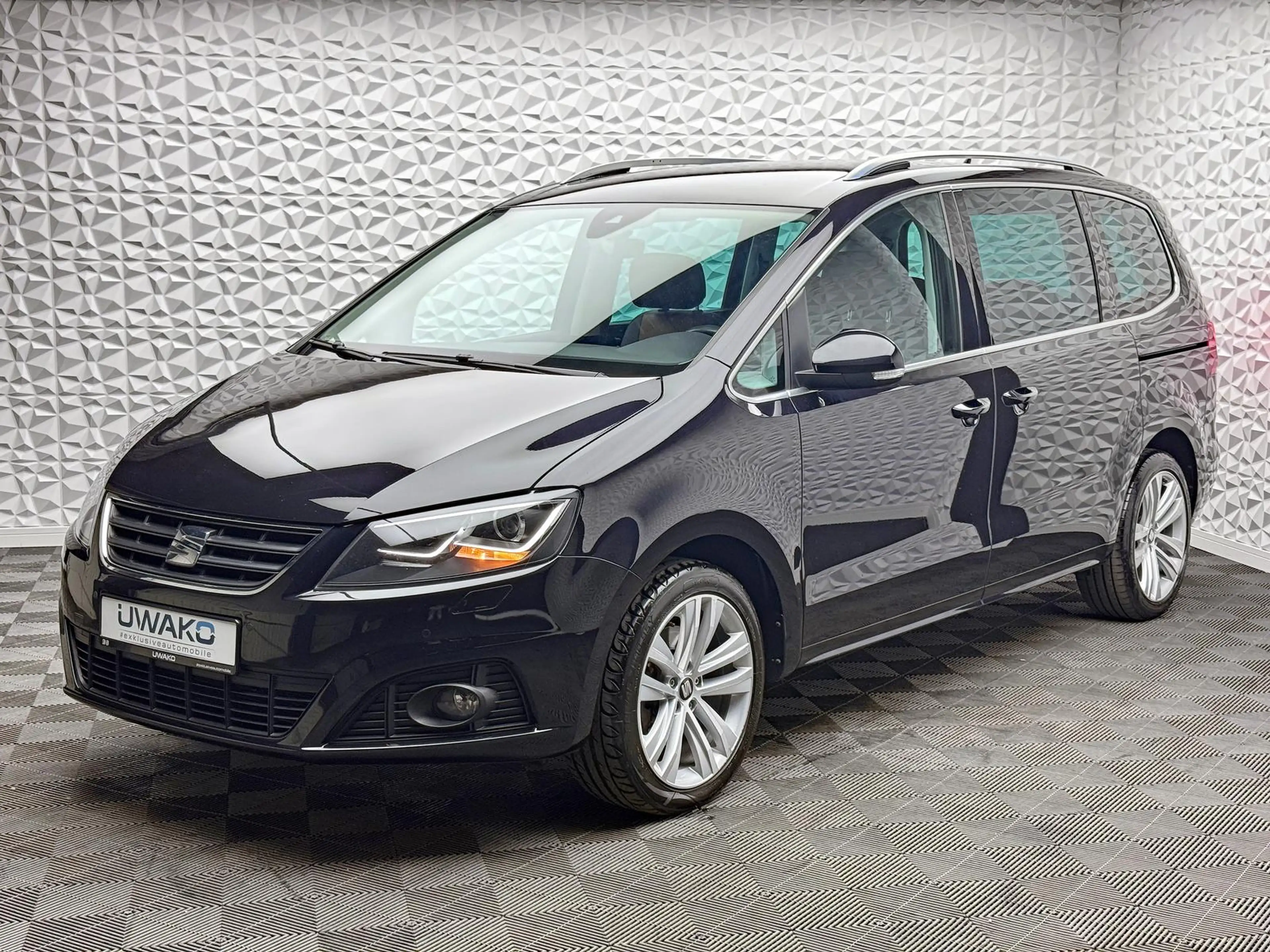 SEAT Alhambra 2.0 TDI*4DRIVE*7-SITZ*DCC*E-ST*STHZG*MASSAGE*AHK — photo 2