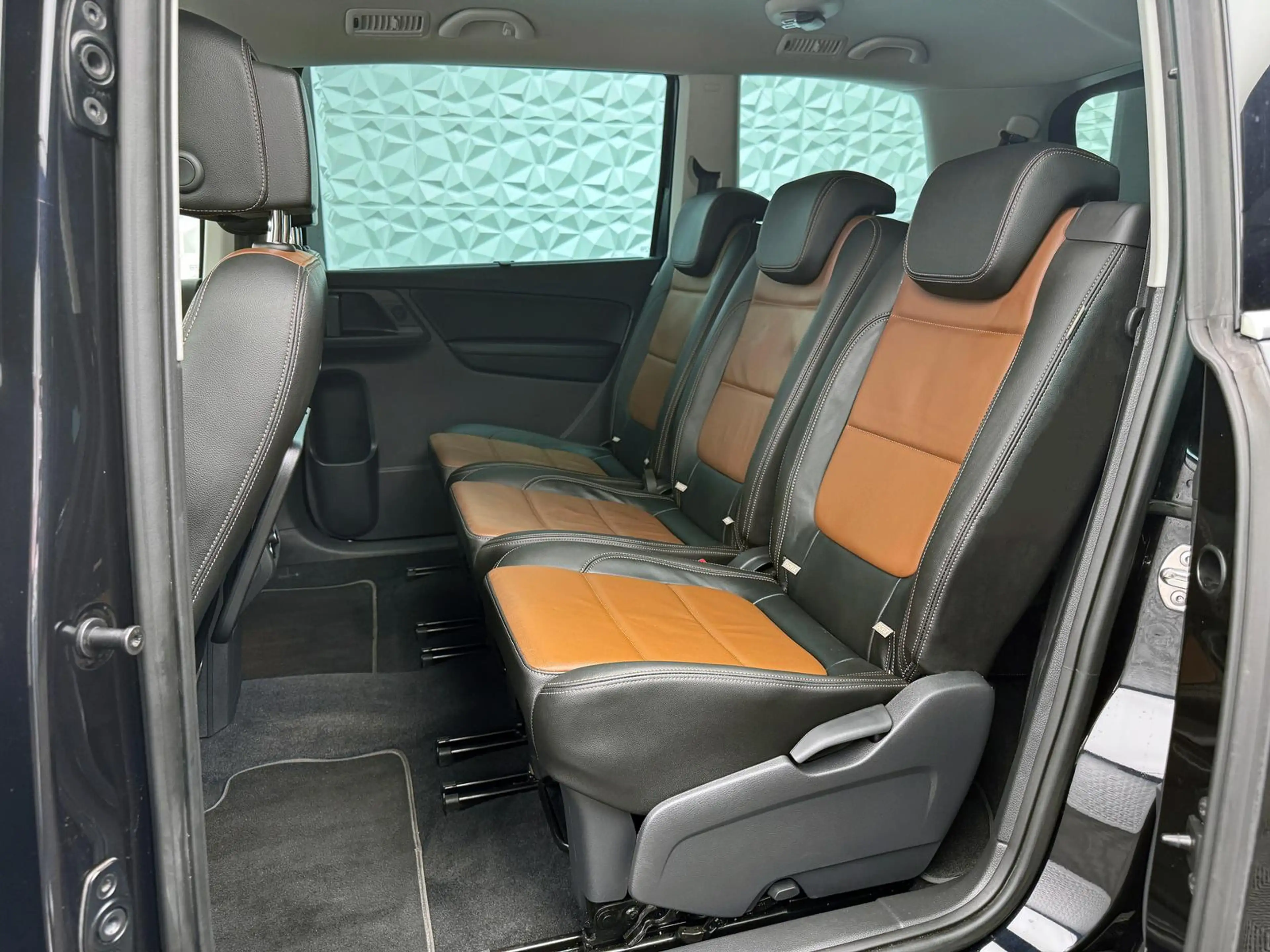 SEAT Alhambra 2.0 TDI*4DRIVE*7-SITZ*DCC*E-ST*STHZG*MASSAGE*AHK — photo 11