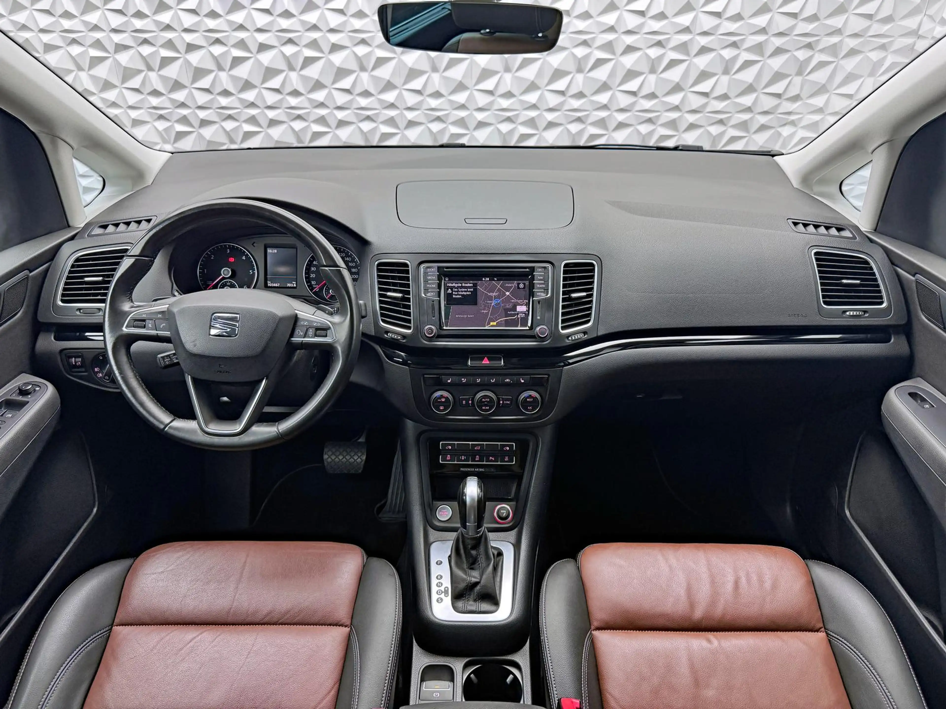 SEAT Alhambra 2.0 TDI*4DRIVE*7-SITZ*DCC*E-ST*STHZG*MASSAGE*AHK — photo 8