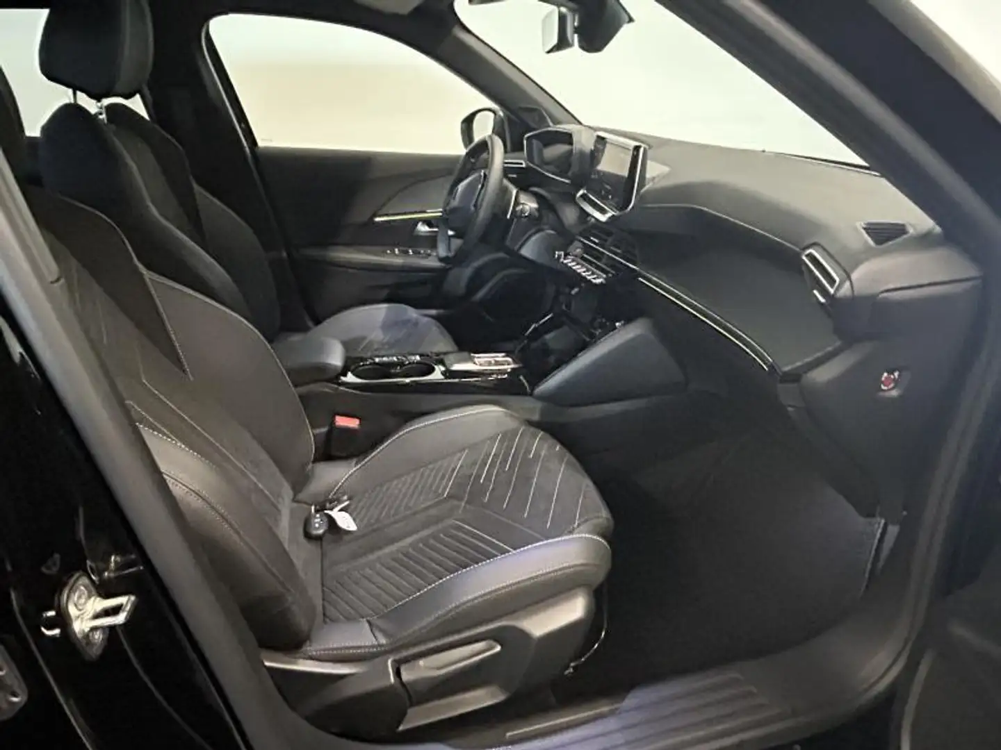 Peugeot 2008 GT Zwart - 2