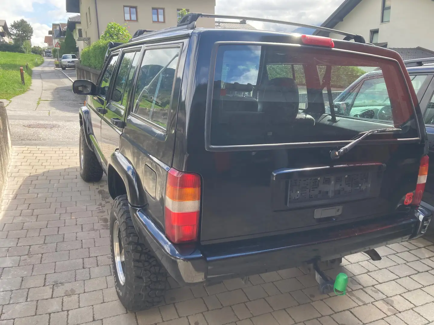 Jeep Cherokee Cherokee Classic 2,5 TD Schwarz - 2