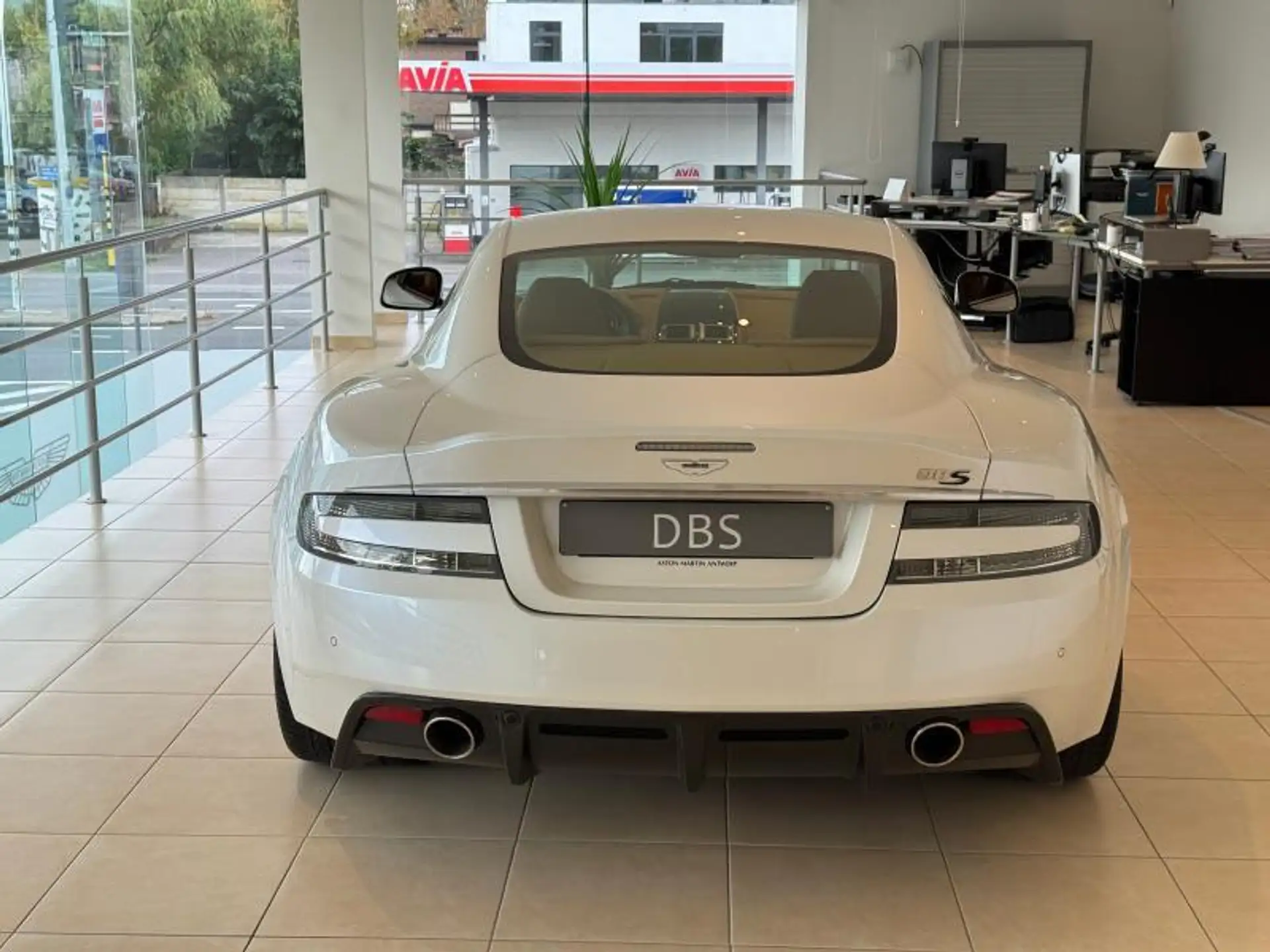 애스턴마틴 DBS Coupe 2011 흰색 사진 4