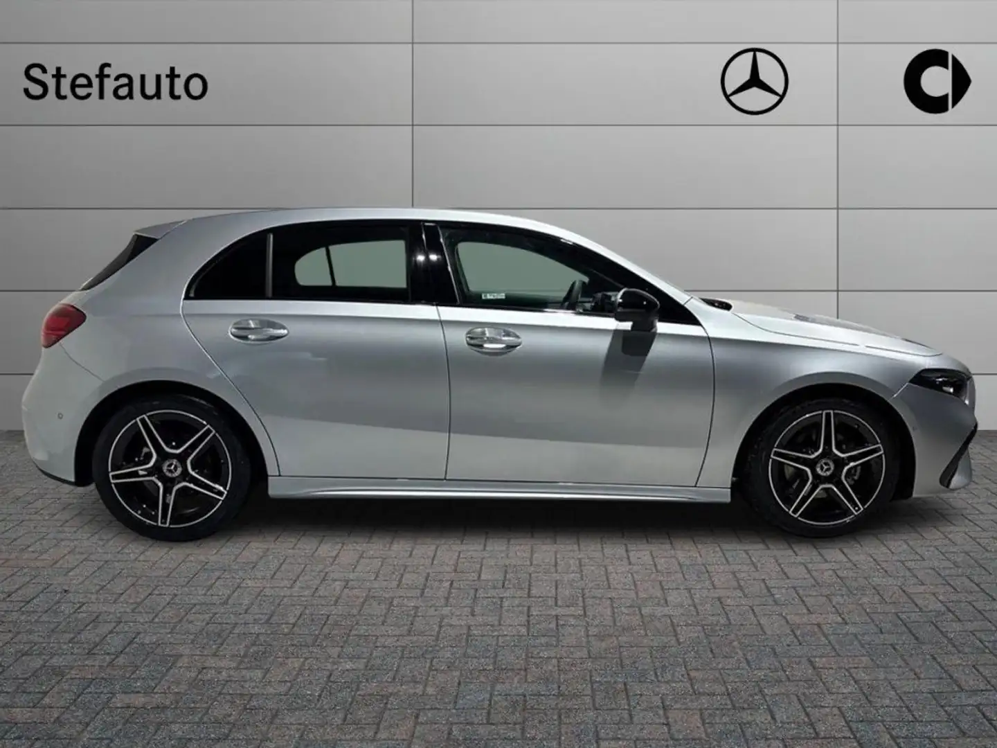 Mercedes-Benz A 180 d Automatic AMG Line Advanced Plus Argento - 2