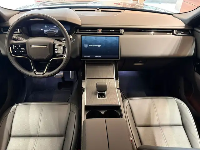Land Rover Range Rover Velar view 5