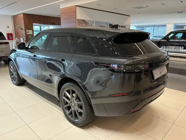 Land Rover Range Rover Velar view 2