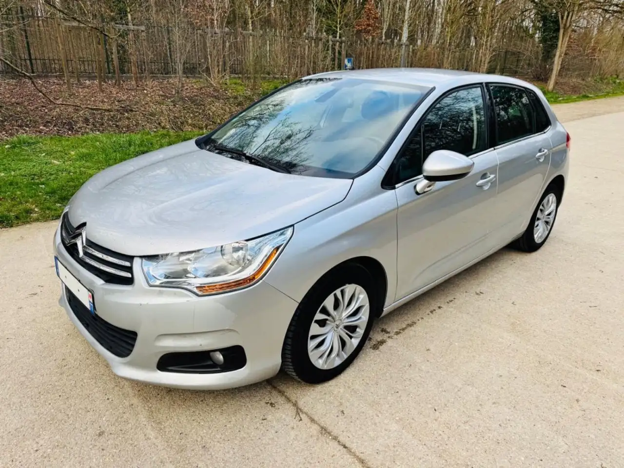 Citroen C4 1.6 HDI 90 ROSSIGNOL - PREMIERE MAIN
