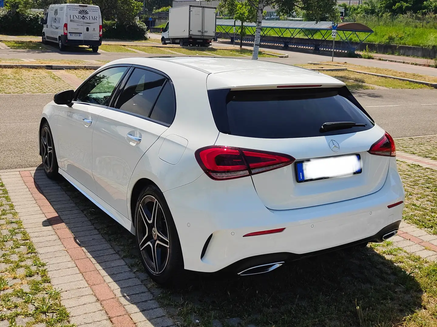 Mercedes-Benz A 180 Classe A - Premium + Luxury Pack e Night edition Blanc - 2