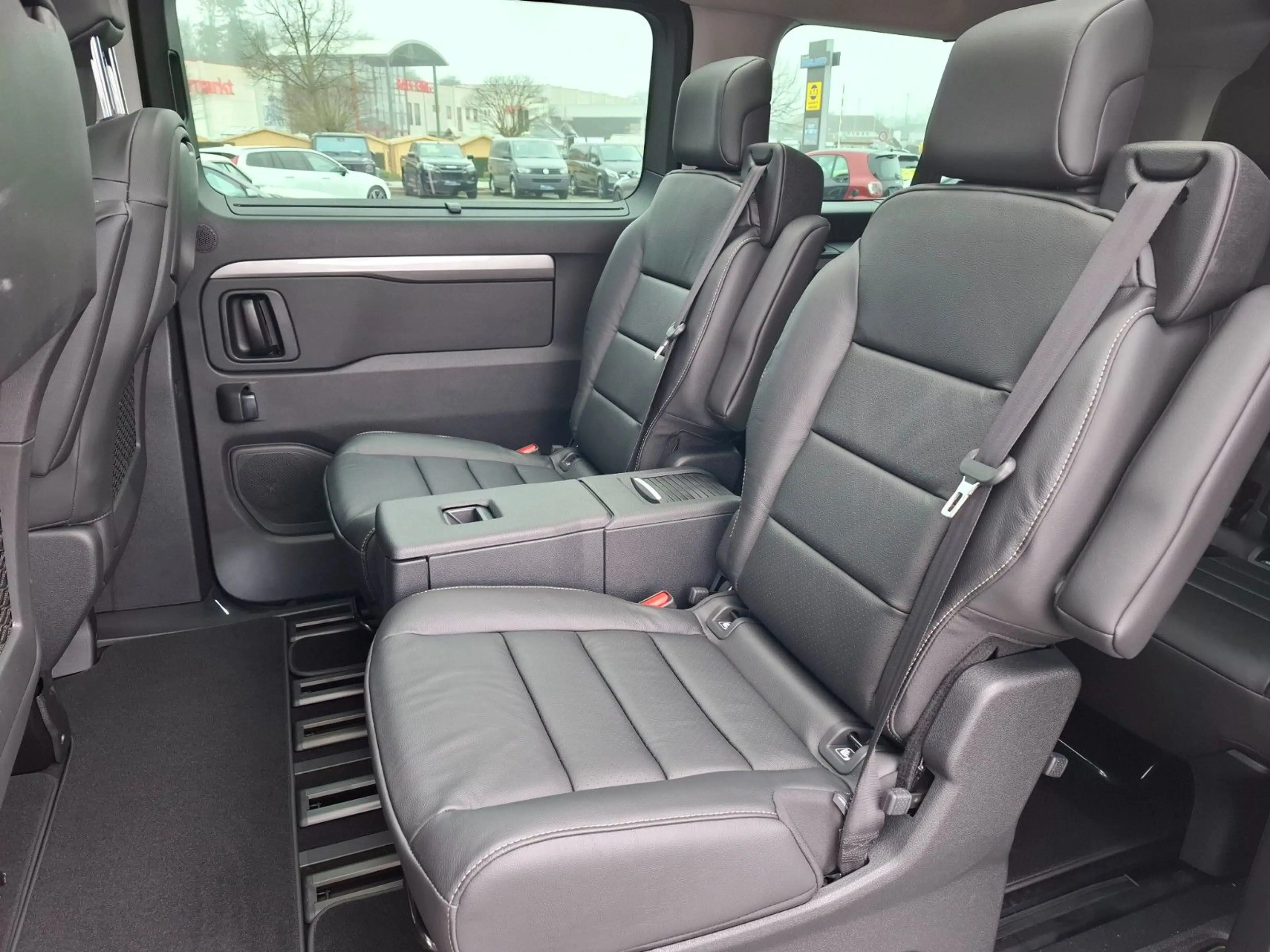Peugeot Traveller Allure L3 LEDER PANO STHZ AHK NAVI SHZ — photo 15