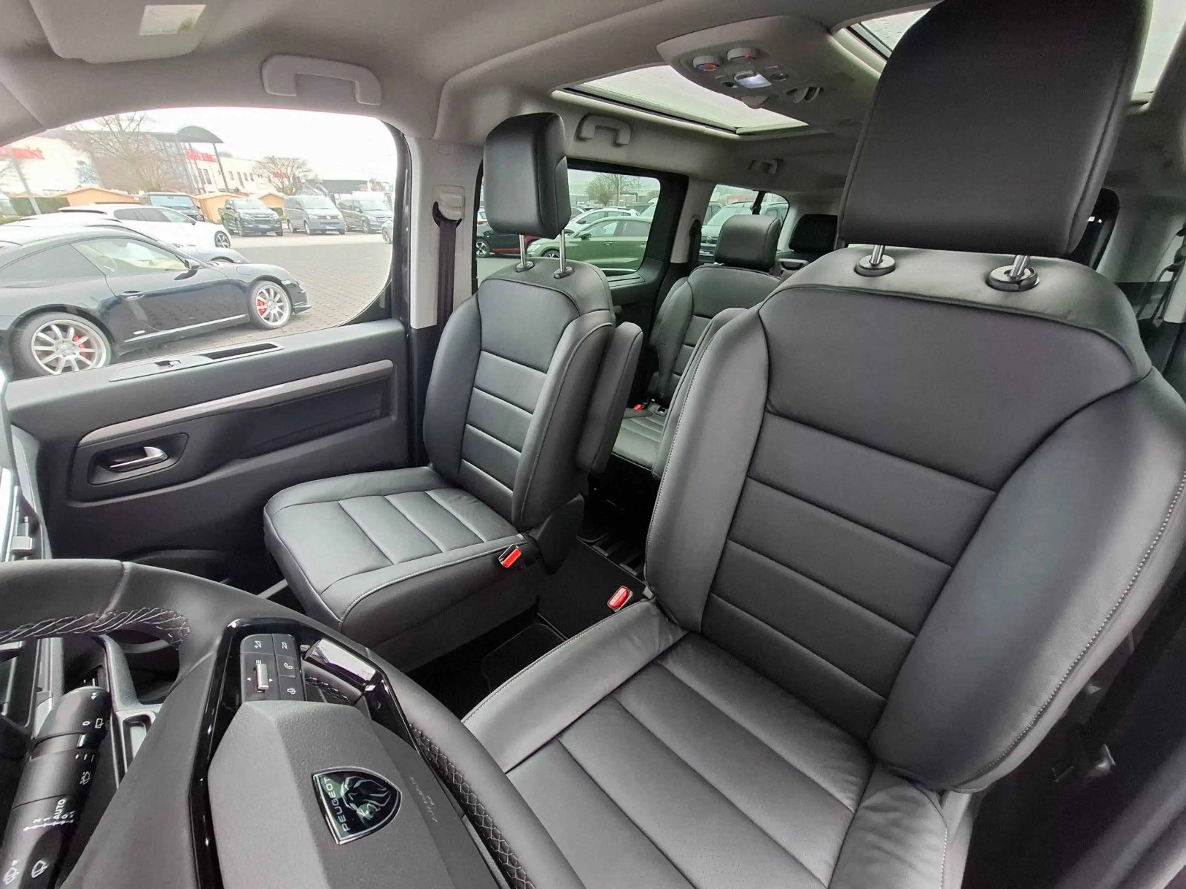 Peugeot Traveller Allure L3 LEDER PANO STHZ AHK NAVI SHZ — photo 14