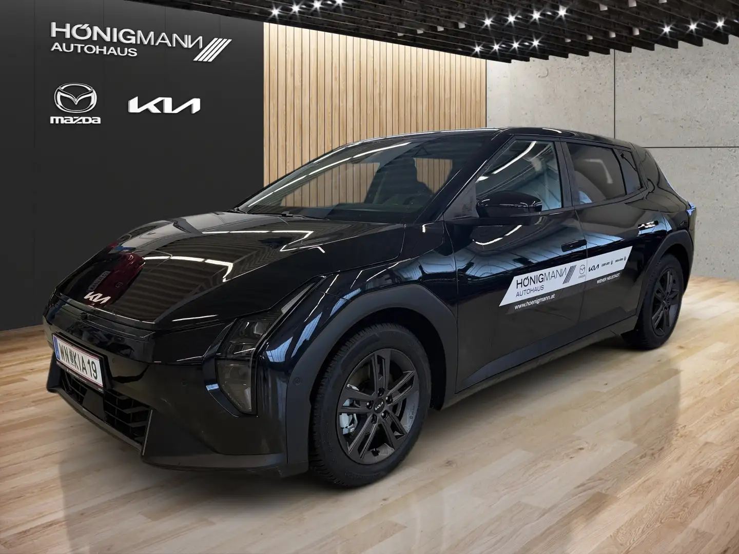 Kia EV4 HB FWD 81,4kWh Earth Plus Schwarz - 1
