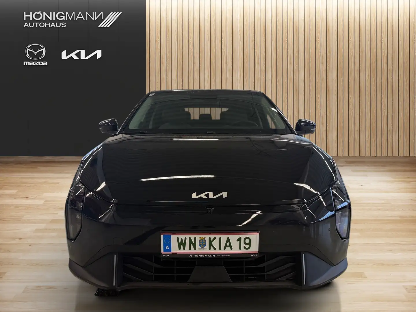 Kia EV4 HB FWD 81,4kWh Earth Plus Schwarz - 2